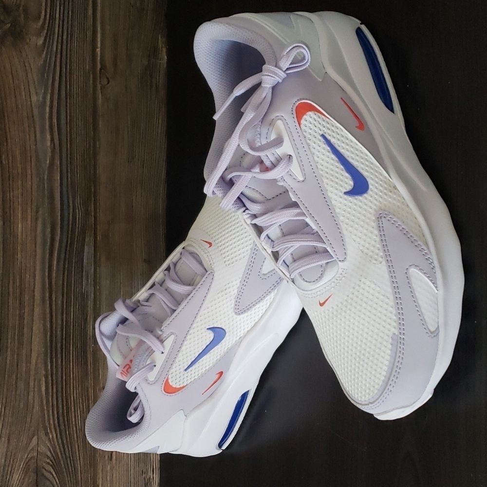 Nike Air Max‎ Bolt Sneakers Womens 8.5 Running Shoes Clean Girl Gym Athletic